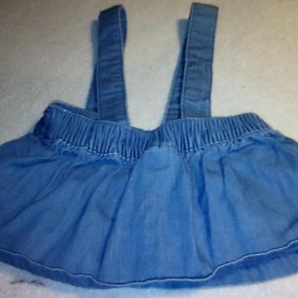 Baby Cat & Jack Newborn Girl Chambray Suspender Skirt w/ Bodysuit "I'm NEW here" - Picture 6 of 10